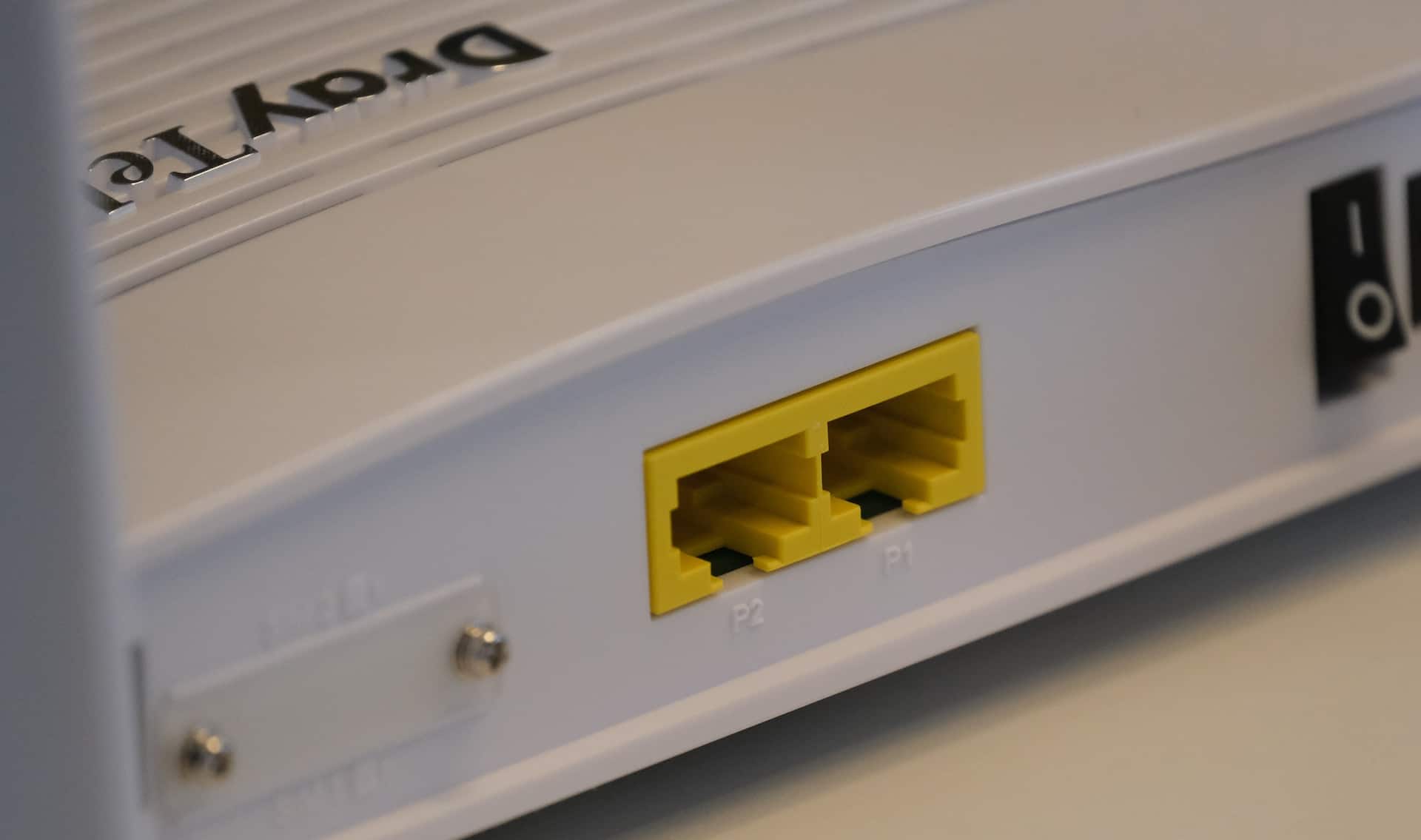 Close up on an internet router device